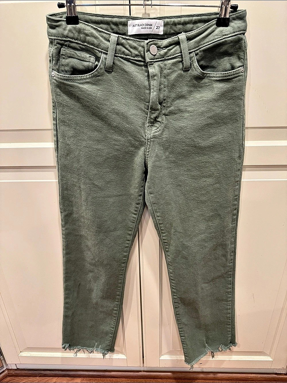 Just Black Denim Cropped Skinny Jeans in Green Waist 27